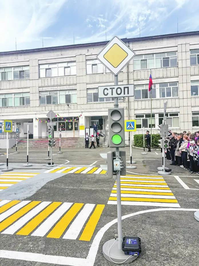 Денис Паслер поддержал открытие автогородка у Байкаловской школы для обучения ПДД-0