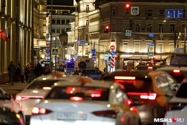 Москву сковали километровые пробки | Источник: Артём Устюжанин / MSK1.RU