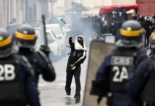 Эммануэль Макрон и Себастьян Лекорню обсуждают курс обновления во Франции emmanuel makron i sebastyan lekornyu obsuzhdayut kurs obnovleniya vo franczii-obzone-su-0