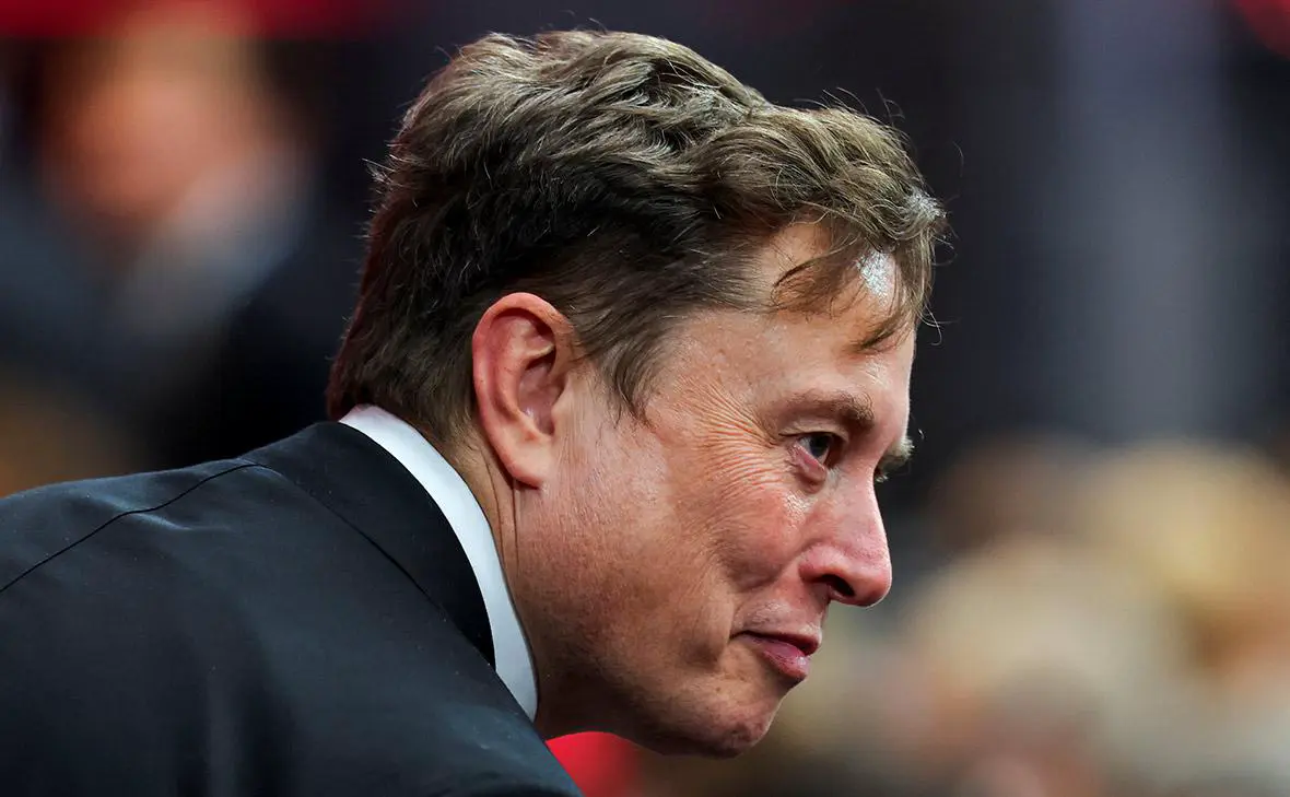 Илон Маск (Daniel Cole / Reuters)