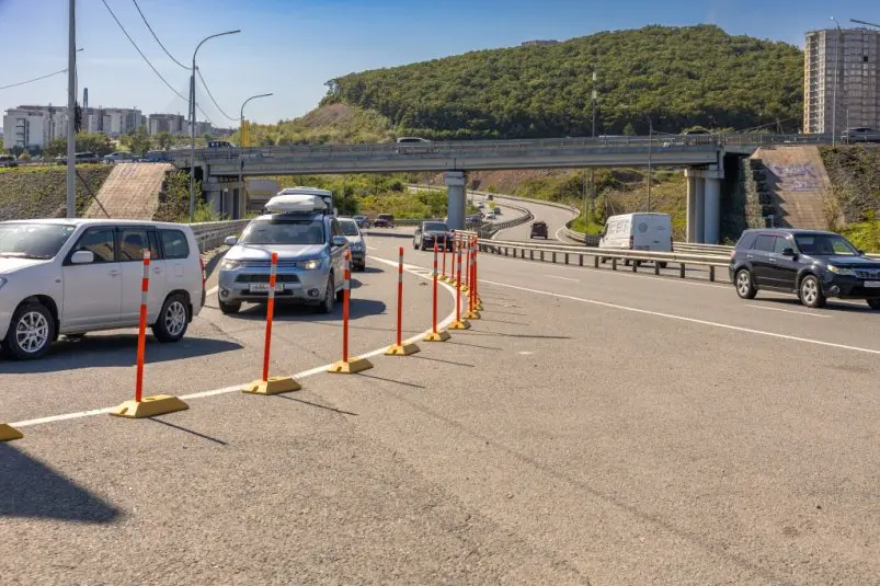 Во Владивостоке установили делиниаторы на повороте к Патроклу Администрация Владивостока