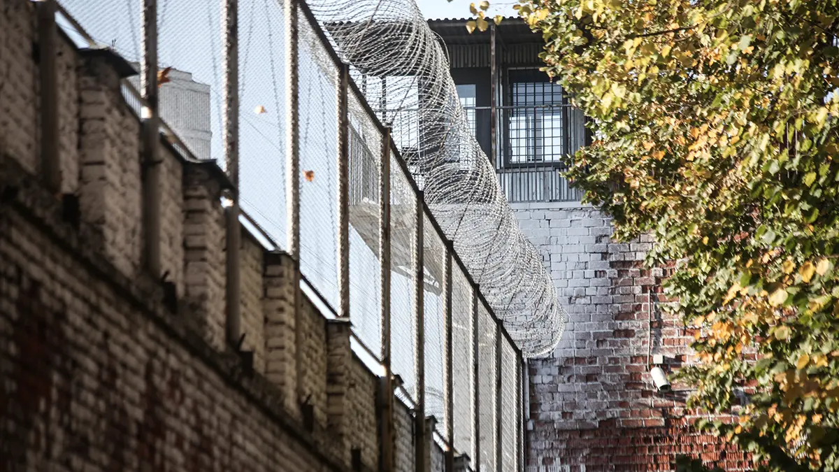 Москвича, напавшего на несовершеннолетнюю в столичном метро, заключили в СИЗО