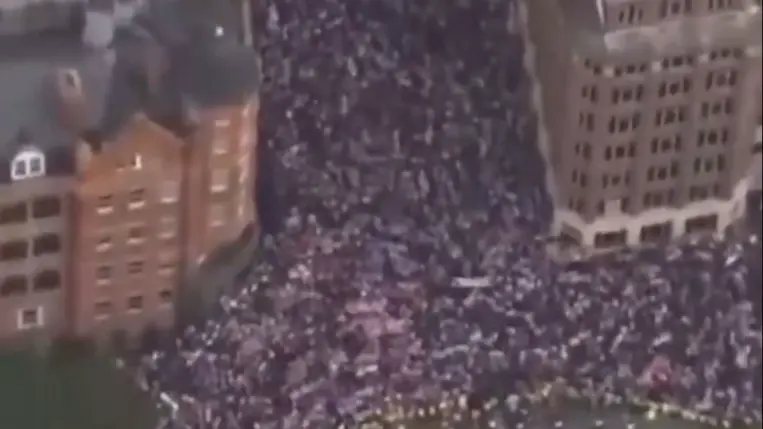 Около 100 тысяч человек вышли на митинги против приема исламских мигрантов в Лондоне