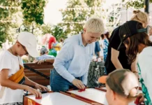 Яркие события в Москве включают парад ретротранспорта и концерты yarkie sobytiya v moskve vklyuchayut parad retrotransporta i konczerty-obzone-su-0