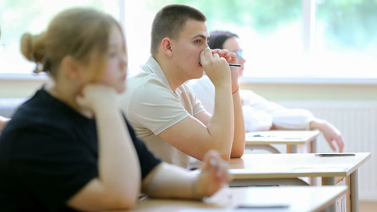 Врач Овсянникова: Стресс из-за ОГЭ и ЕГЭ провоцирует ожирение у подростков