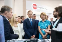 Анатолий Гарбузов и Сергей Собянин обсуждают рост «Генериум-Некст», Велфарм-групп и Моторики на форуме БИОПРОМ-2025 anatolij garbuzov i sergej sobyanin obsuzhdayut rost generiumnekst velfarmgrupp i motoriki na forume bioprom2025-obzone-su-0