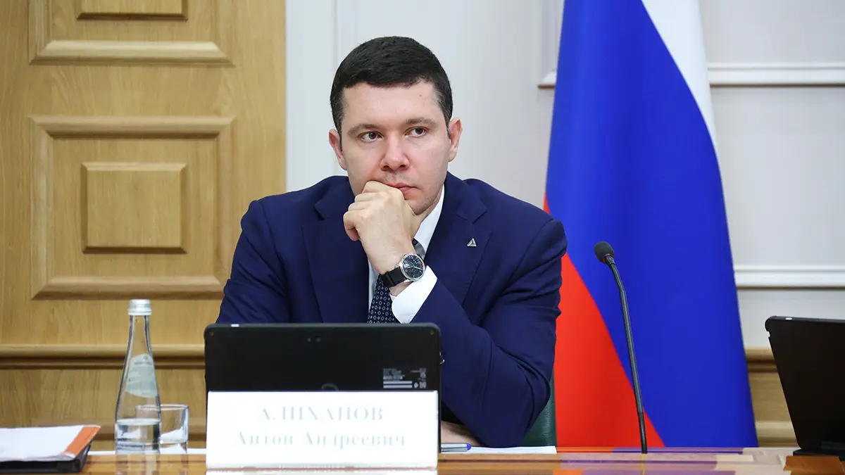 Алиханов предложил ввозить меньше иностранных самолетов в Россию