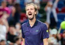 daniil medvedev oderzhivaet volevuyu pobedu nad lyonerom tenom v matche-obzone-su-0