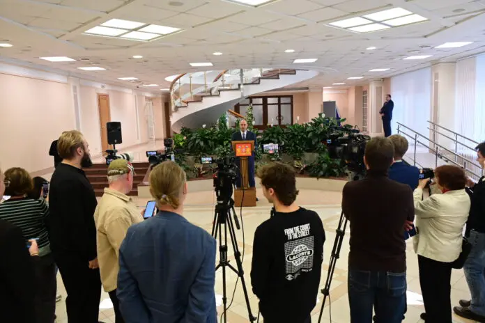 Денис Паслер обсудил успешные меры социальной поддержки и помощь ветеранам-0