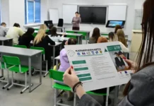 Денис Паслер приглашает свердловчан на День открытых дверей колледжей и заводов denis pasler priglashaet sverdlovchan na den otkrytyh dverej kolledzhej i zavodov-obzone-su-0