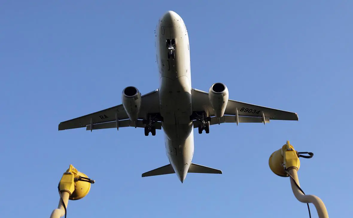 Самолёт Sukhoi Superjet 100 (Сергей Мальгавко / ТАСС)