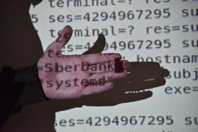 Федеральный закон улучшает защиту от кибермошенничества через Госуслуги и Банк России-0