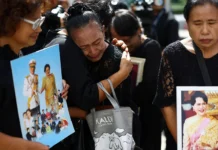 Гостеприимный Таиланд призывает туристов почтить память королевы-матери Сирикит gostepriimnyj tailand prizyvaet turistov pochtit pamyat korolevymateri sirikit-obzone-su-0