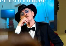 Михаил Боярский продолжает радовать зрителей на сцене Театра им. Ленсовета mihail boyarskij prodolzhaet radovat zritelej na sczene teatra im lensoveta-obzone-su-0