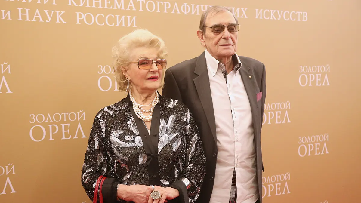 Режиссер Дружинина опровергла слухи о здоровье мужа оператора Мукасея