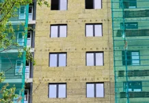 v moskve s nachala goda obnovleno 700 fasadov zhilyh domov po slovam petra biryukova-obzone-su-0