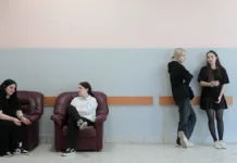 Конфликты в школах изменяют подход к работе над Тургеневым в Москве и Бурятии konflikty v shkolah izmenyayut podhod k rabote nad turgenevym v moskve i buryatii-obzone-su-0