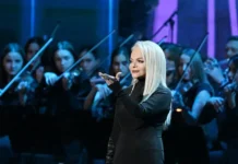 Лариса Долина и Инстасамка обсуждают роль певицы в фильме «Невероятные приключения Шурика» larisa dolina i instasamka obsuzhdayut rol peviczy v filme neveroyatnye priklyucheniya shurika-obzone-su-0