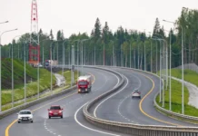 Марат Хуснуллин и Михаил Мишустин обсуждают развитие скоростных дорог marat husnullin i mihail mishustin obsuzhdayut razvitie skorostnyh dorog-obzone-su-0