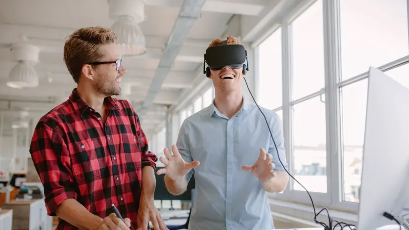 Названы зарплаты в Москве и Петербурге для разработчиков VR и IoT-инженеров