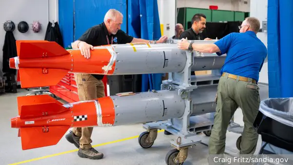 Эксперт рассказал о последствиях испытаний в США ядерной бомбы B61-12