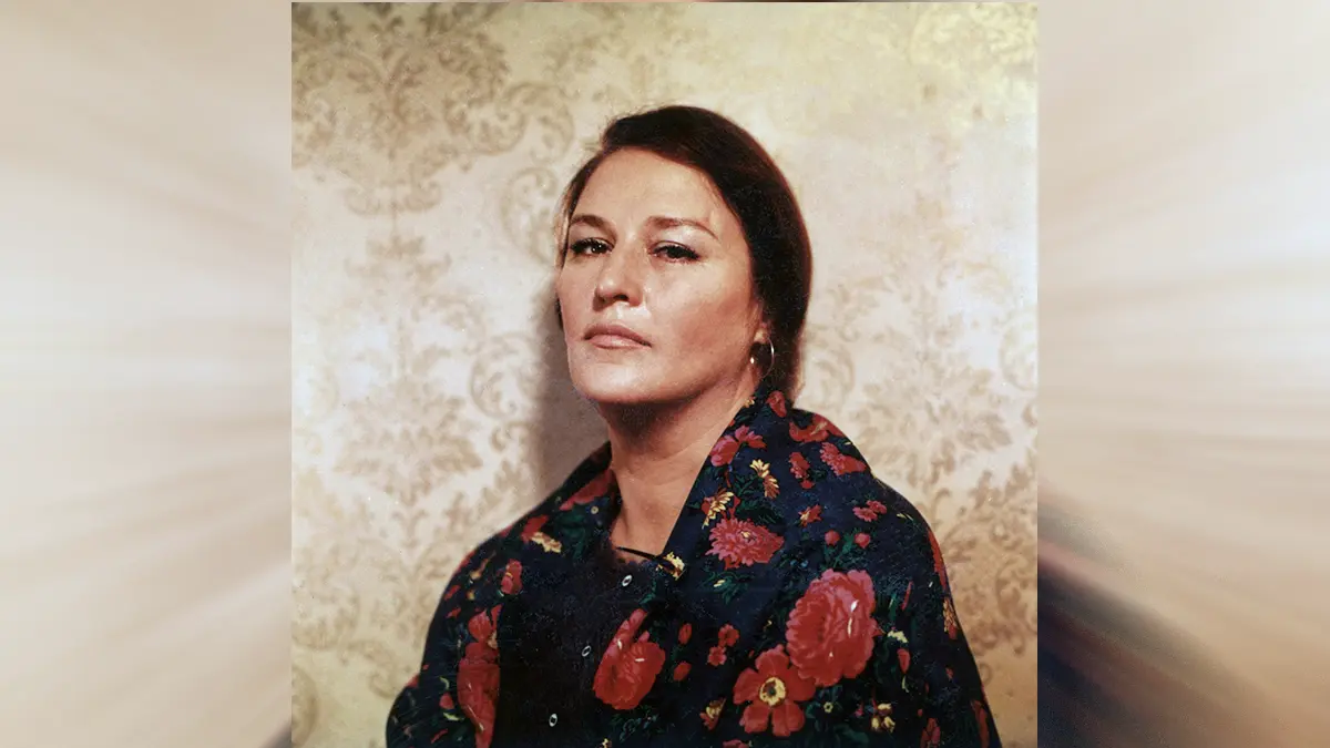 «В болезни сына Тихонов винил меня»: найден тайный дневник Мордюковой