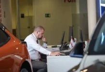 Спрос на гибридные автомобили в России и роль Минпромторга для BMW, Toyota и Hyundai spros na gibridnye avtomobili v rossii i rol minpromtorga dlya i -obzone-su-0