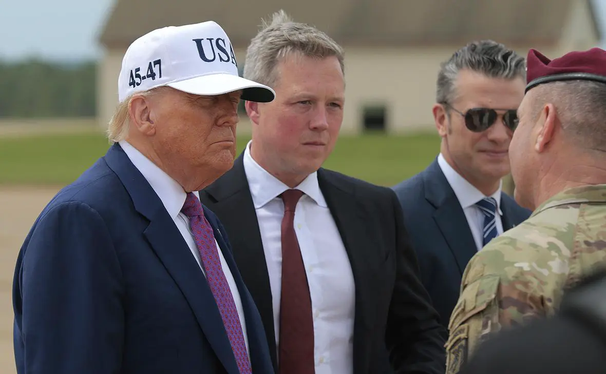 Дональд Трамп, Дэниел Дрисколл и Пит Хегсет (Anna Moneymaker / Getty Images)