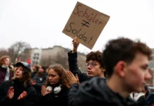 Армия Германии переживает преобразования на фоне протестов школьников и страха перед Путиным и НАТО armiya germanii perezhivaet preobrazovaniya na fone protestov shkolnikov i straha pered putinym i nato-obzone-su-0