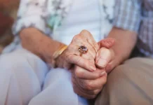 dzhoan klark v 106 let rasskazyvaet o sekrete dolgoletiya i optimizme-obzone-su-0