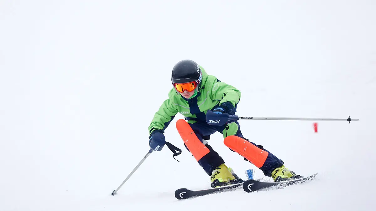 FIS предупредила о наказании за дискриминацию российских спортсменов