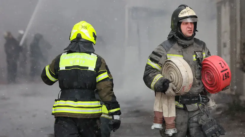 Площадь пожара в колледже в Новосибирске составляет 700 квадратных метров