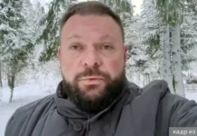 minoborony raskryvaet intriguyushhee poslanie ot voenkorov s pozhelaniyami pobedy-obzone-su-0