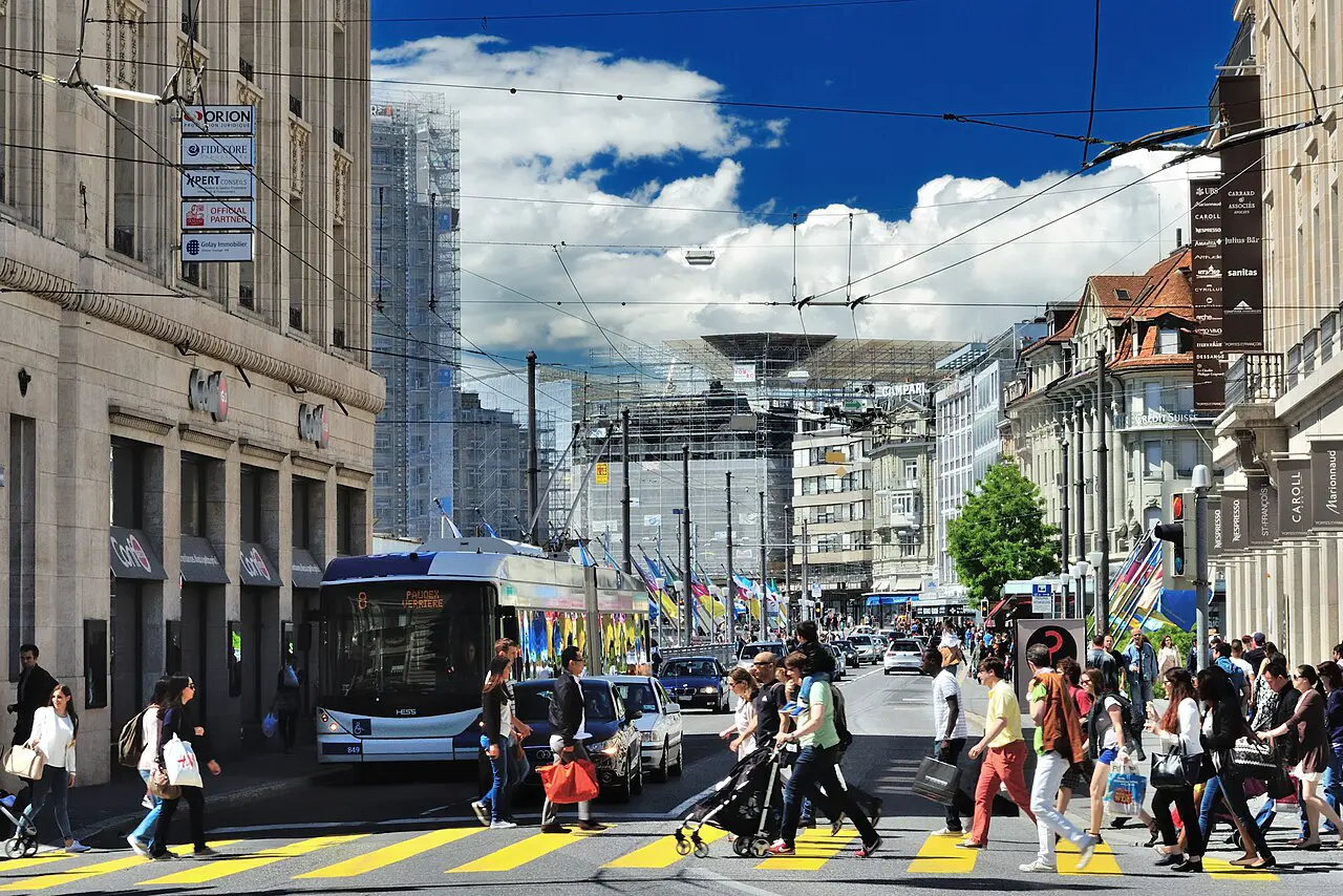 Народная партия Швейцарии предлагает план стабилизации роста до 10 млн жителей-0