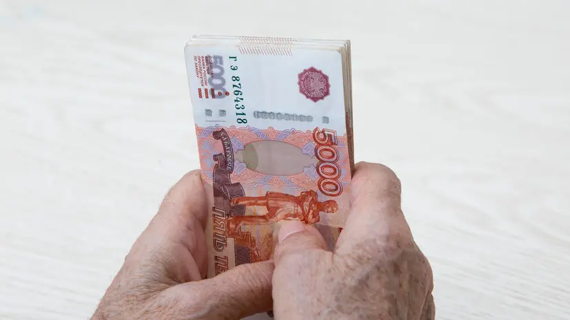 Россиянам объяснили, какие выплаты получит уволившийся в декабре пенсионер