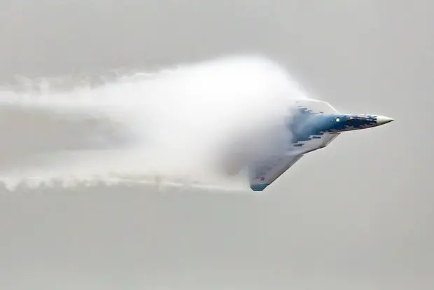 Российские инновации в военной авиации с проектами Су-57 и ОАК-0