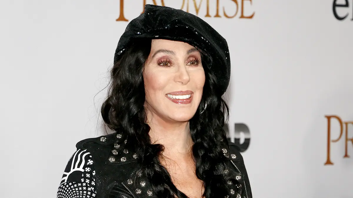 DM: Певица Шер выйдет замуж за 39-летнего возлюбленного Эдвардса