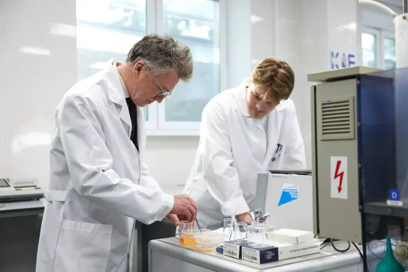 Член-корреспондент РАН Иван Евдокимов отметил, что самообеспеченность молоком в России составляет 85,7 %