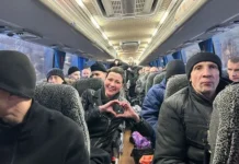 Виктор Бабарико и Мария Колесникова освобождены в результате обмена viktor babariko i mariya kolesnikova osvobozhdeny v rezultate obmena-obzone-su-0