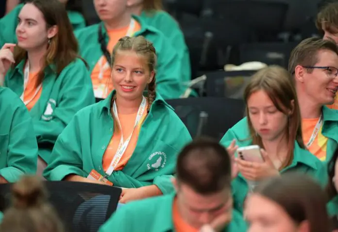 Владимир Путин объявил о проведении Международного фестиваля молодежи в Екатеринбурге в 2026 году-0