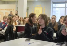 Волонтёры Екатеринбурга объединились на форуме Президентской академии volontyory ekaterinburga obedinilis na forume prezidentskoj akademii-obzone-su-0