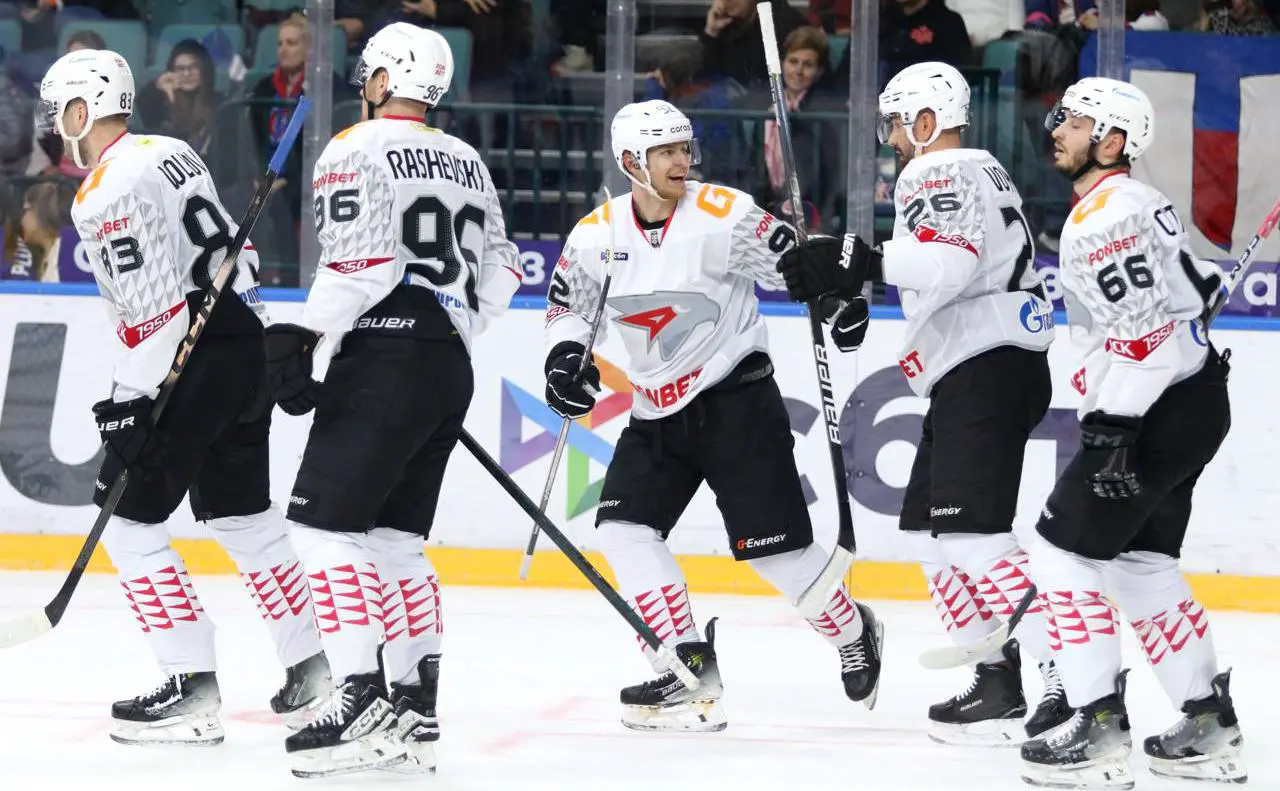 ХК  Авангард  (Maksim Konstantinov / Global Look Press)