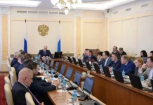 Денис Паслер поддержал проект «Кадры» в Белослудском и Первомайской denis pasler podderzhal proekt kadry v belosludskom i pervomajskoj-obzone-su-0