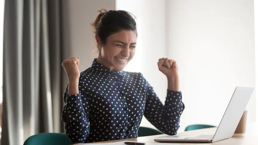 Каждый восьмой сотрудник в России получил повышение в 2025 году