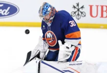 Илья Сорокин помогает Нью-Йорк Айлендерс установить исторический рекорд НХЛ ilya sorokin pomogaet nyujork ajlenders ustanovit istoricheskij rekord nhl-obzone-su-0