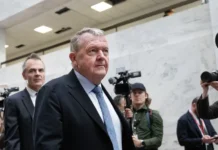 lars rasmussen i donald tramp issleduyut perspektivy grenlandii nato-obzone-su-0