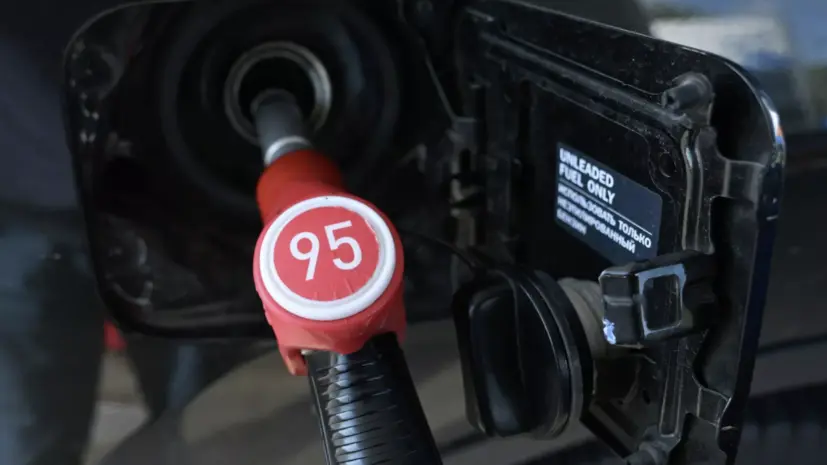 «Ъ»: Минэнерго предложило досрочно снять запрет на экспорт бензина