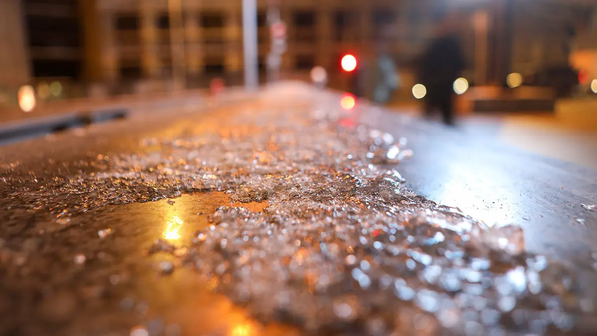 «Желтый» уровень опасности ввели в Москве из-за гололедицы