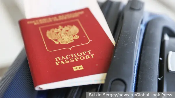 Россиянам напомнили о новых правилах выезда детей за границу