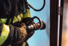 Полиция Владивостока успешно раскрыла поджог автомобиля по статье 167 УК РФ policziya vladivostoka uspeshno raskryla podzhog avtomobilya po state 167 uk rf-obzone-su-0